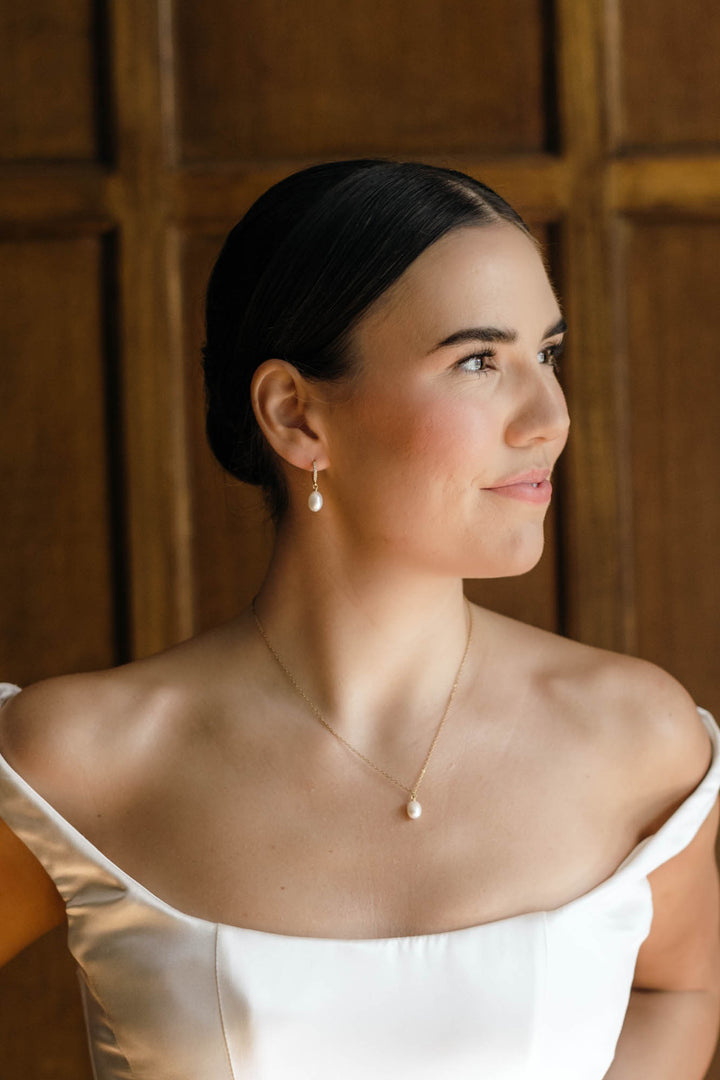 Sophie pearl drop gold chain