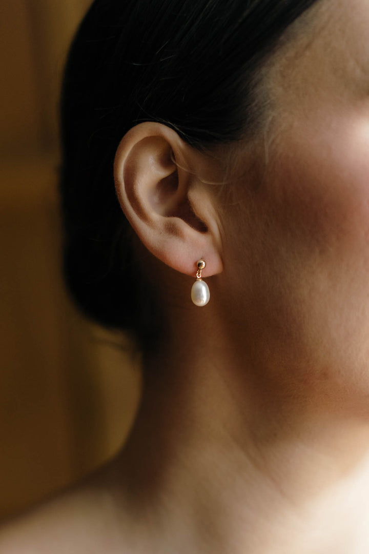 Natural Pearl Drop Earings