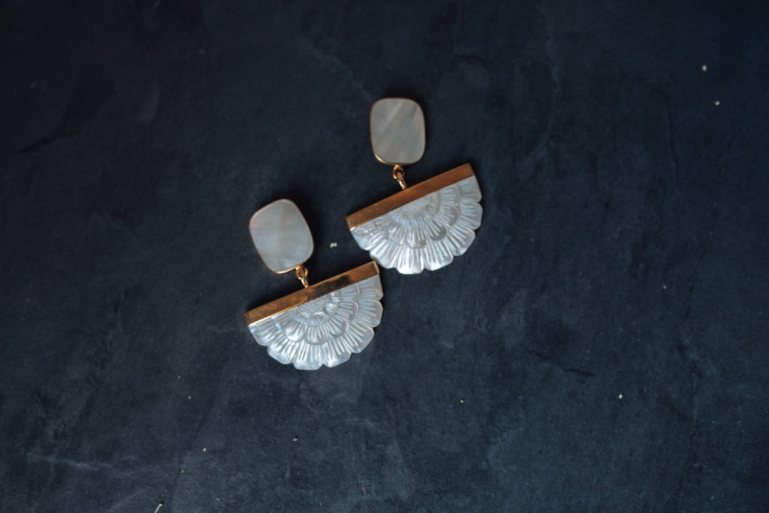 Hand Carved Mother of Pearl Rose Drops - A Stór